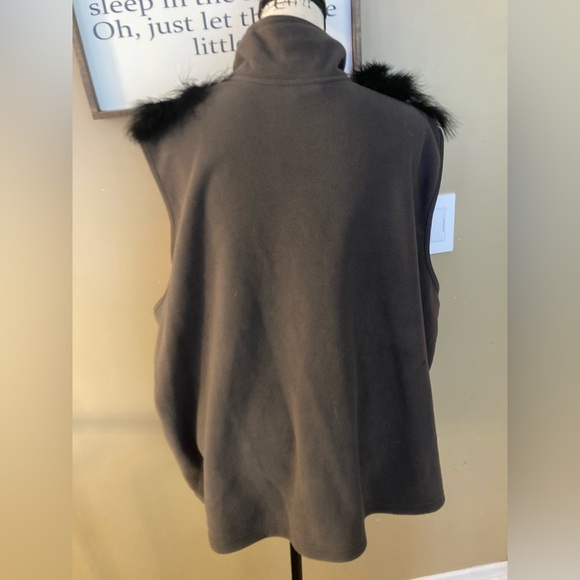 Christmas holiday vest Holiday editions size 3X woman’s black red feathe… - Picture 6 of 7